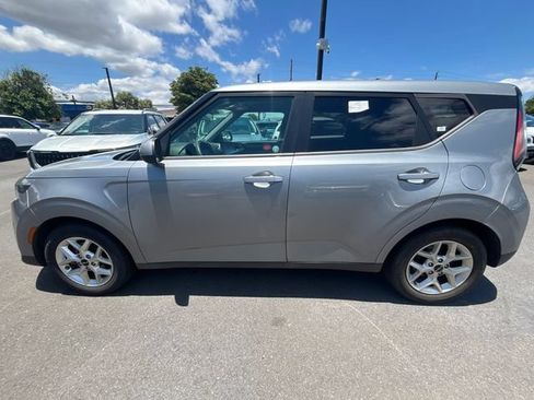Used 2023 Kia Soul LX w/ Option Group 015 FWD image 8