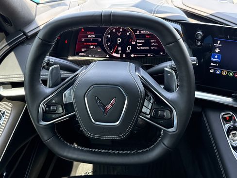 Used 2022 Chevrolet Corvette Stingray Premium Conv w/ Z51 Performance Package RWD image 18