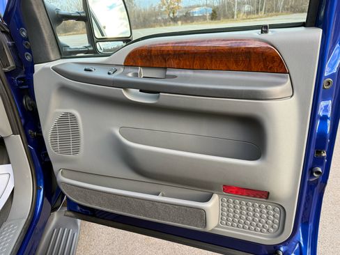 Used 2003 Ford F250 Lariat image 58
