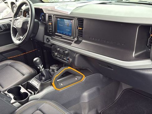 Used 2022 Ford Bronco Badlands image 32