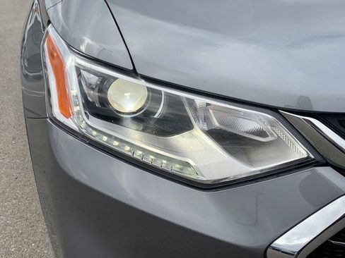 Used 2018 Chevrolet Traverse LT image 5