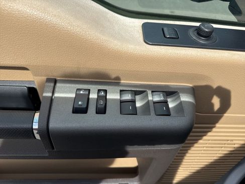 Used 2011 Ford F350 Lariat image 24