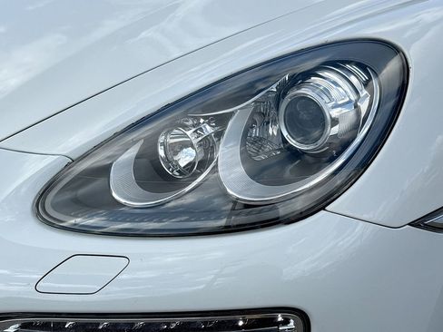 Used 2012 Porsche Cayenne image 9