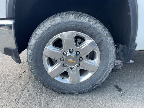 Used 2022 Chevrolet Silverado 2500 LTZ w/ LTZ Convenience Package AWD/4WD image 7