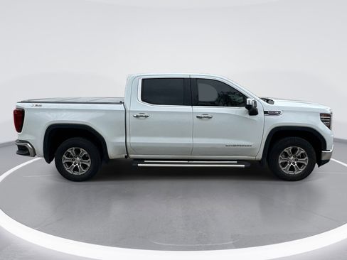 Used 2023 GMC Sierra 1500 SLT w/ X31 Off-Road Package image 9
