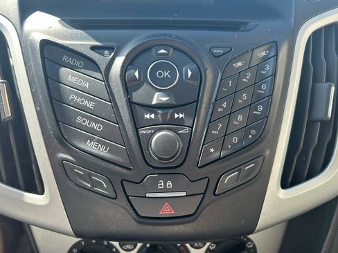 Used 2013 Ford Focus SE w/ SE Winter Pkg FWD image 23
