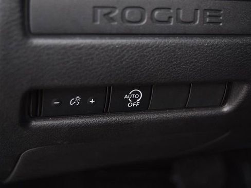 Used 2023 Nissan Rogue S image 10