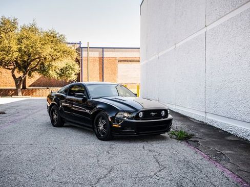 Used 2013 Ford Mustang GT Premium image 53