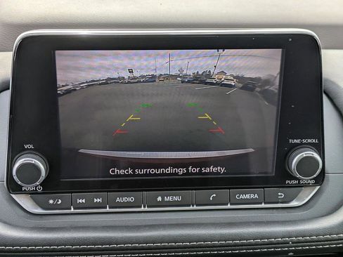 Used 2023 Nissan Rogue SV image 24