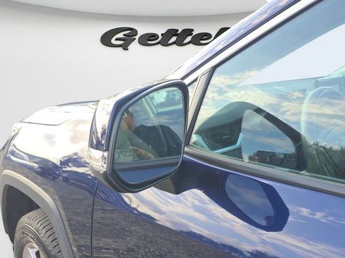 Used 2022 Toyota RAV4 XLE w/ Convenience Package AWD/4WD image 11