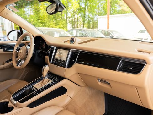 Used 2016 Porsche Macan S image 22