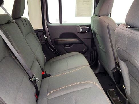 Used 2025 Jeep Wrangler Unlimited Sahara AWD/4WD image 23