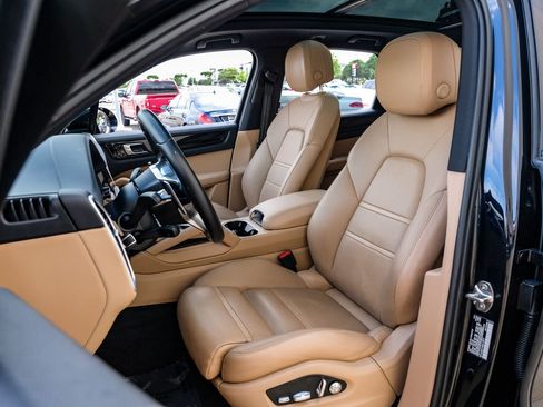 Used 2019 Porsche Cayenne AWD/4WD image 37