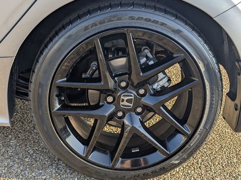 Used 2023 Honda Civic Sport image 9