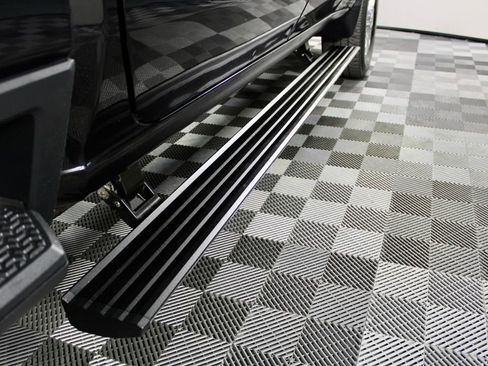 Used 2023 Chevrolet Silverado 2500 High Country w/ Safety Package II image 16