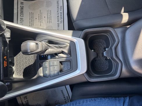 Used 2019 Toyota RAV4 LE w/ All Weather Liner Package AWD/4WD image 25