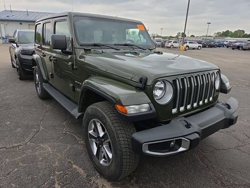 Used 2021 Jeep Wrangler Unlimited Sahara w/ Dual Top Group AWD/4WD image 2