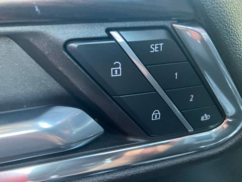 Used 2024 GMC Sierra 1500 SLT AWD/4WD image 12
