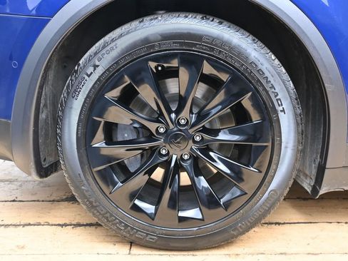 Used 2017 Tesla Model X 90D image 5