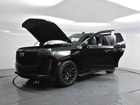 Used 2023 Cadillac Escalade Sport w/ LPO, ONYX Package image 57