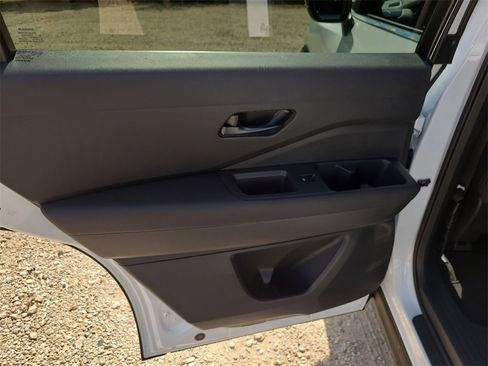 New 2025 Nissan Pathfinder SV w/ SV Premium Package image 12