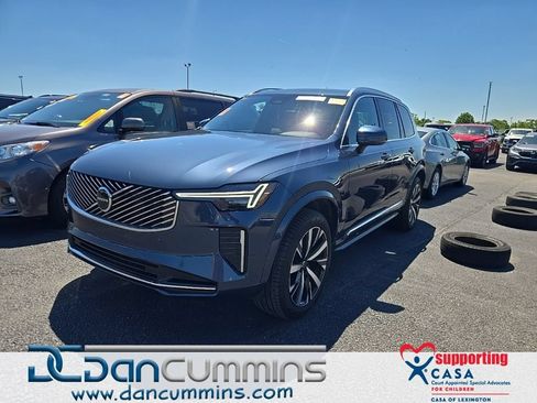 Used 2025 Volvo XC90 B5 Core AWD/4WD image 1