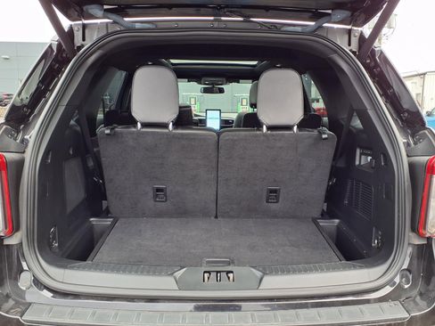 Used 2022 Ford Explorer ST w/ Equipment Group 401A image 9