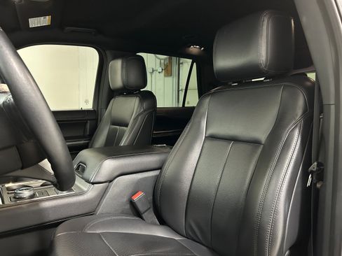 Used 2021 Ford Expedition XLT AWD/4WD image 24
