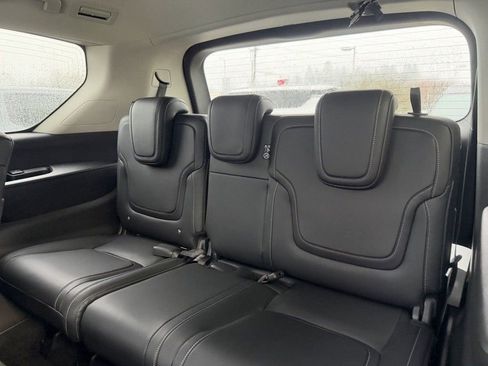 New 2026 Nissan Armada SV image 30