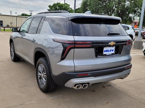 New 2026 Chevrolet Traverse LT w/ Driver Confidence Package FWD image 3