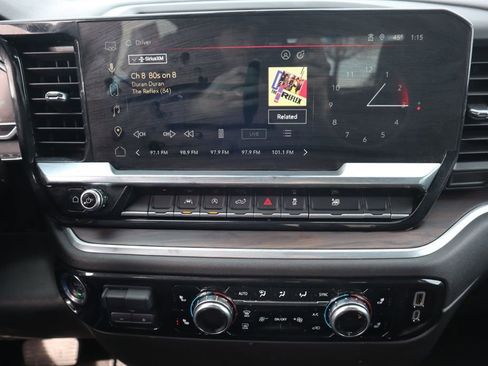 Used 2025 GMC Sierra 1500 SLT image 17