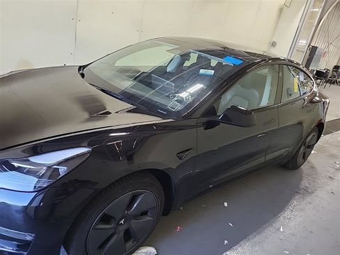 Used 2023 Tesla Model 3 Standard Range RWD image 3
