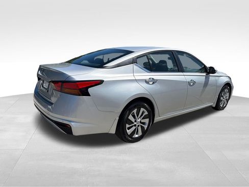 Used 2023 Nissan Altima 2.5 S FWD image 7