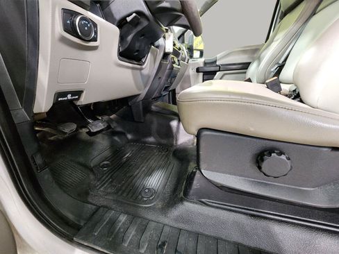 Used 2021 Ford F250 XL w/ Power Equipment Group AWD/4WD image 13