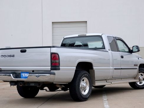 Used 2002 Dodge Ram 2500 Truck SLT image 3