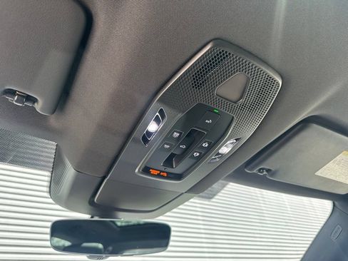 Used 2026 Porsche Macan Electric RWD image 36