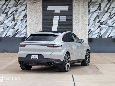 Used 2021 Porsche Cayenne S image 15