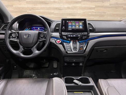 Used 2023 Honda Odyssey Elite image 2