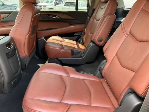 Used 2019 Cadillac Escalade Premium Luxury AWD/4WD image 18