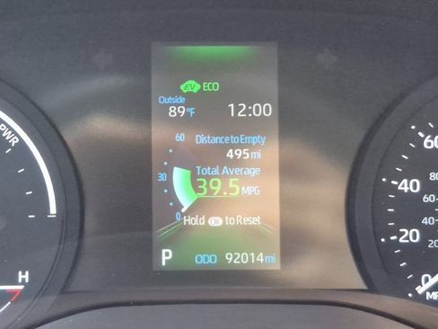 Used 2022 Toyota Sienna XLE image 11