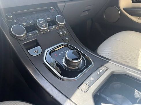 Used 2019 Land Rover Range Rover Evoque SE AWD/4WD image 7