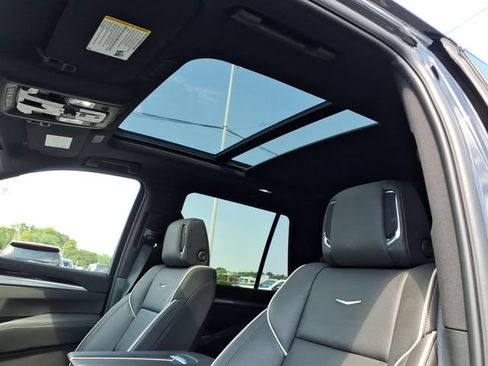 Certified 2025 Cadillac Escalade Sport w/ Touring Package AWD/4WD image 17
