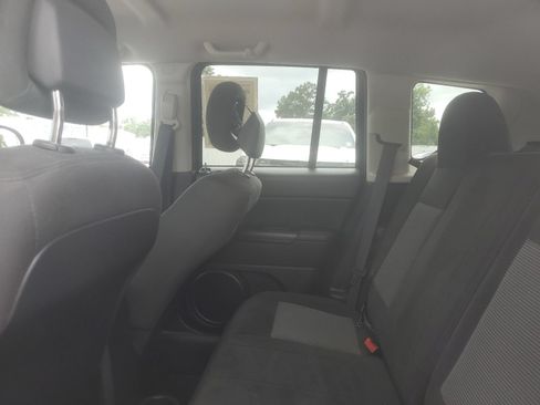 Used 2017 Jeep Compass Sport w/ Power Value Group FWD image 12