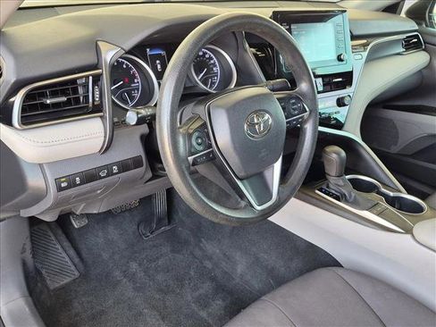 Used 2022 Toyota Camry LE FWD image 10