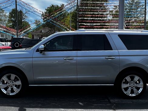 Used 2023 Ford Expedition Max Platinum image 2