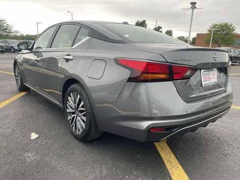 Used 2025 Nissan Altima 2.5 SV FWD image 31