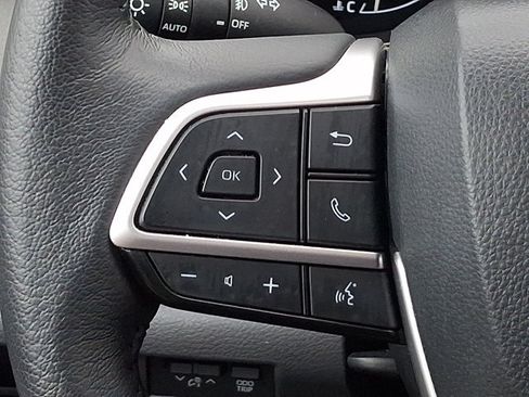 Used 2024 Toyota Sienna XLE w/ XLE Plus Package AWD/4WD image 23