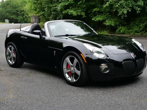 Used 2007 Pontiac Solstice GXP w/ Premium Package RWD image 4