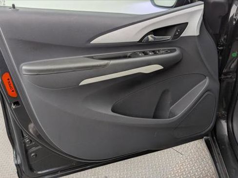 Used 2019 Chevrolet Bolt LT FWD image 13