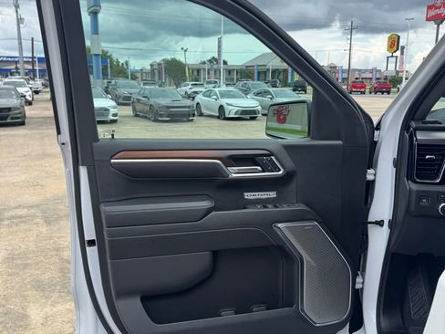 Used 2024 GMC Sierra 1500 Denali w/ Denali Reserve Package AWD/4WD image 10